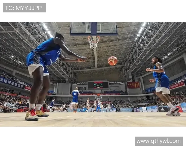 篮球花式动作明星视频展现极致技巧与创意表演的精彩瞬间